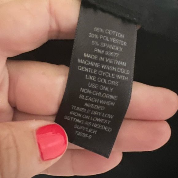 Black Ruffled Sleeveless Top size XLPetite (F125) - Picture 3 of 9